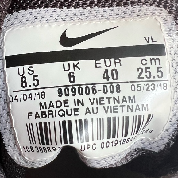 Nike Women’s Run Swift Sneakers - Picture 5 of 5